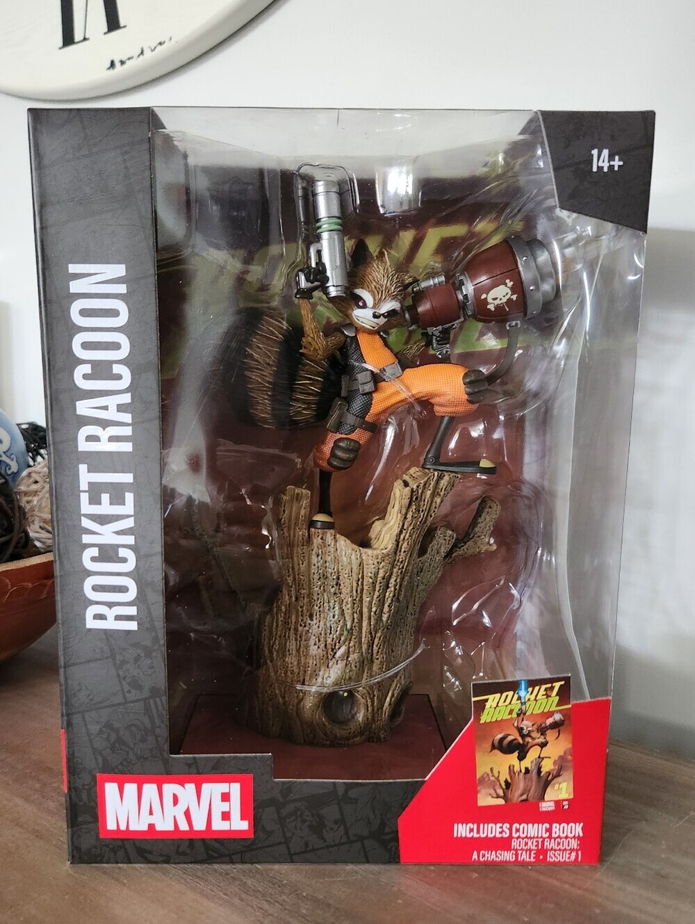 🚀 Marvel Rocket Raccoon McFarlane Toys 1:6 Scale Collectible Figure w/ Comic 🦝